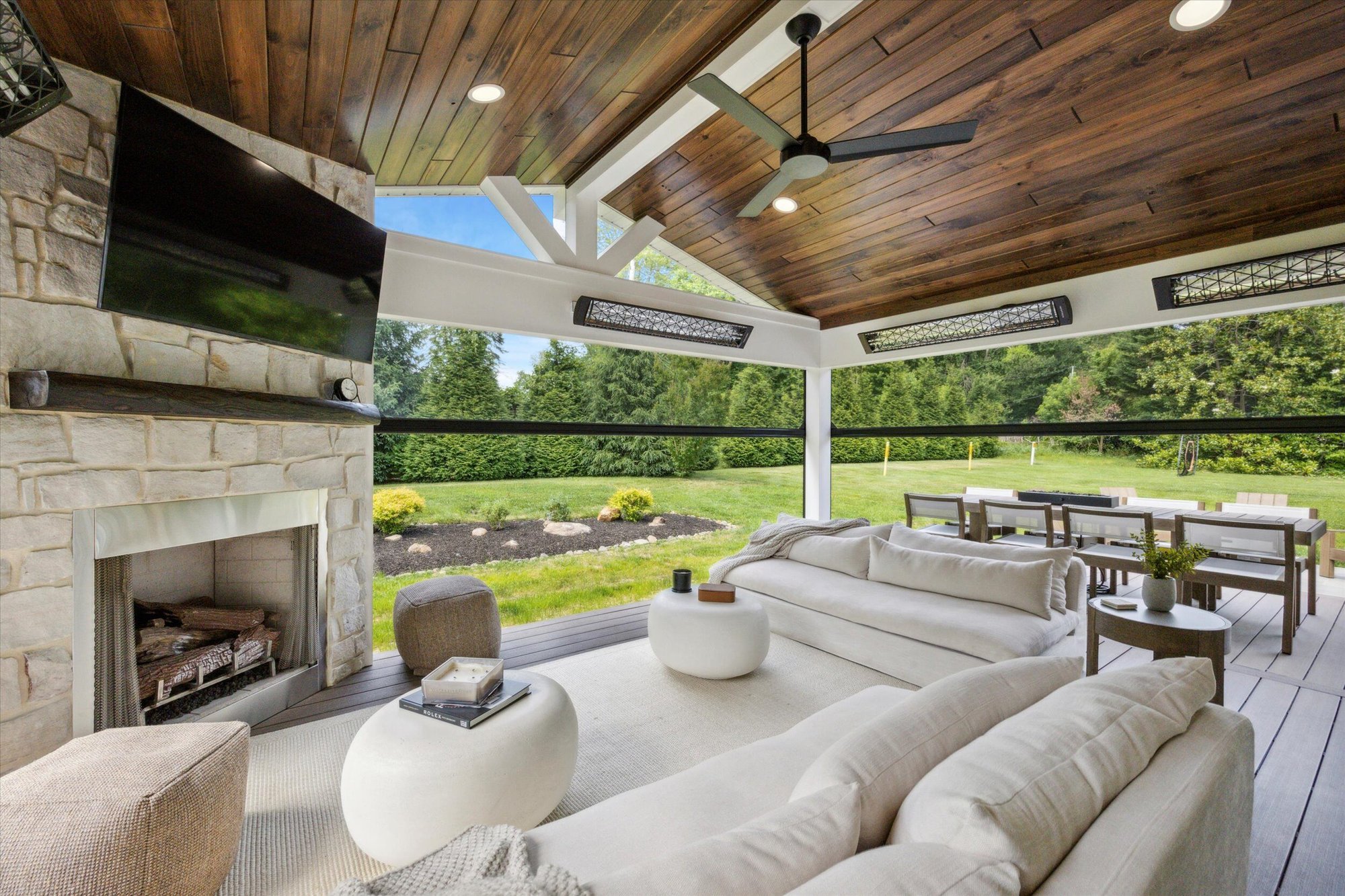 Outdoor Patio w. TV 2 Outdoor Patio w. TV 2